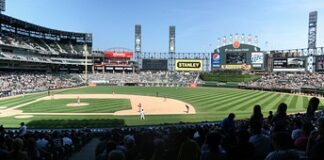 O co chodzi z białymi skarpetkami?