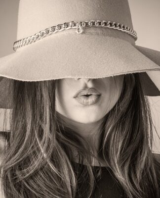 Czy kamizelki futrzane są modne 2023?